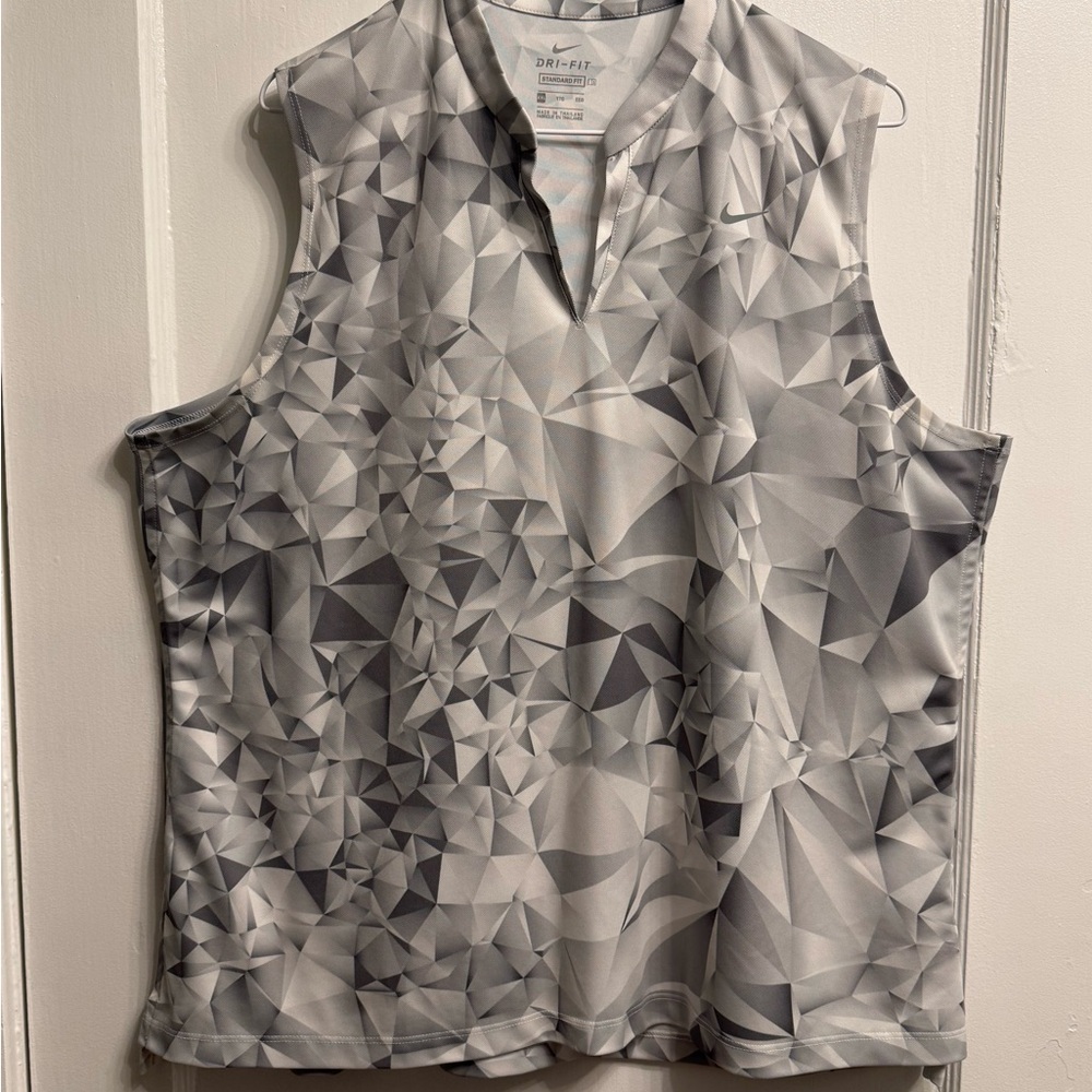 Nike Women's Geometric Gray Sleeveless Golf Top
